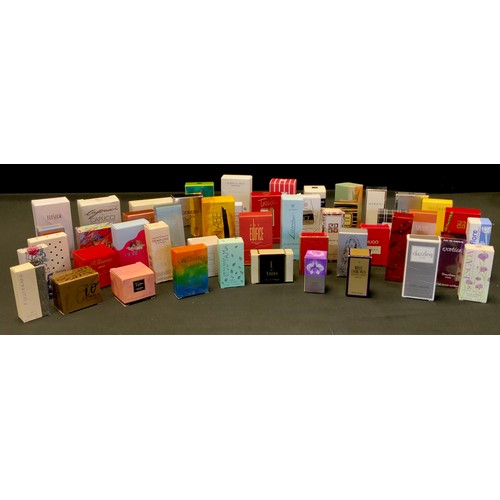 333 - A large selection of perfume samples in their original boxes; samples include Claris, Hugo Boss and ... 