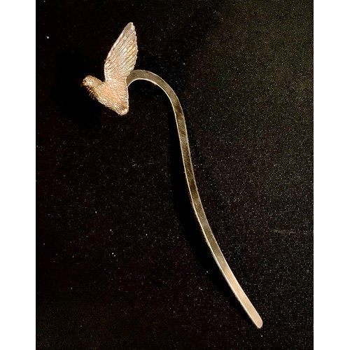 407 - An Elizabeth II silver novelty bookmark, the finial as a bird, 12cm long, Birmingham 1994