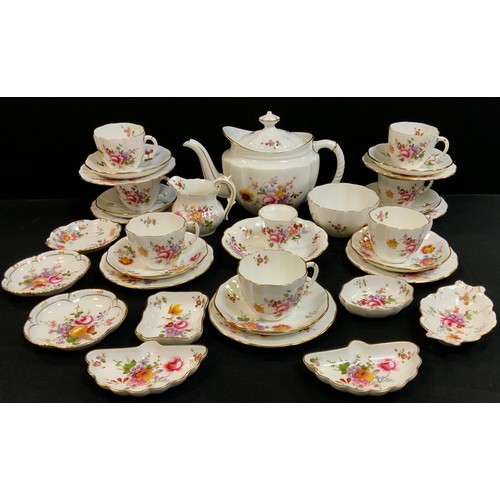 39A - A Royal Crown Derby posies pattern tea set, for seven inc tea pot, milk jug, sugar bowl, seven cups ... 