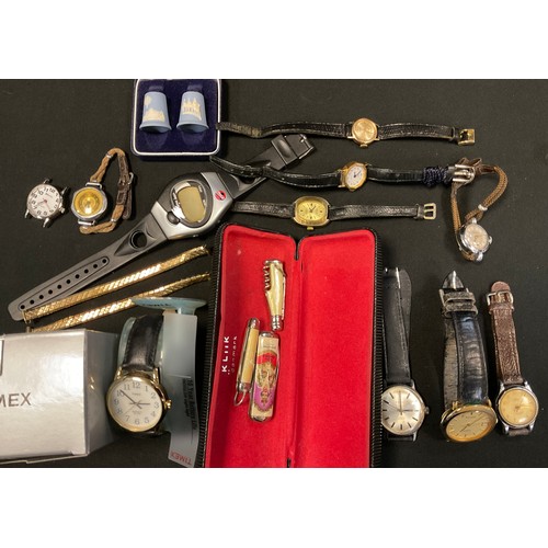 424 - Watches - an Accurist 9ct gold cased wristwatch, manual 21 jewel movement, boxed;  others base metal... 