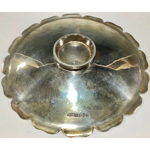 84 - A silver flower shaped pedestal dish, 12.5cm diameter, Birmingham 1989, 95g