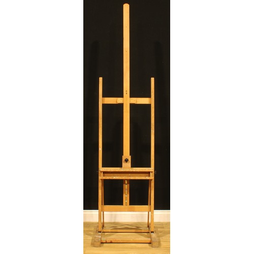 412 - A beech folding artist’s easel