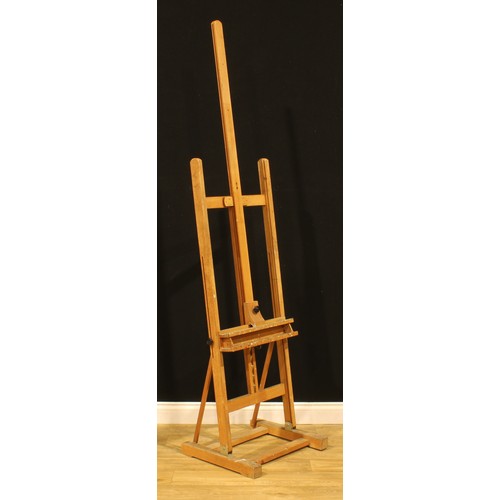 412 - A beech folding artist’s easel