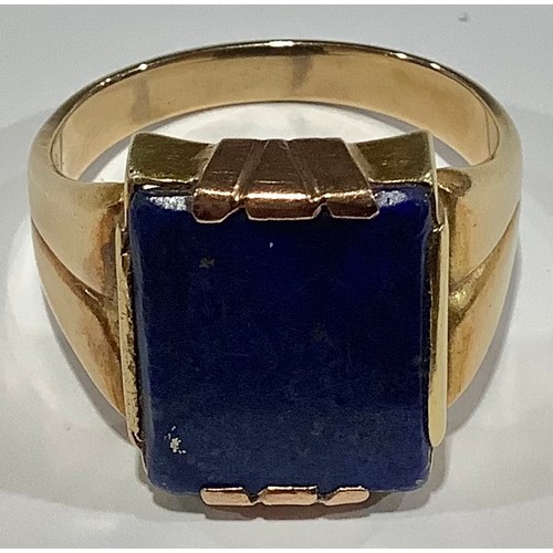 676 - Gentlemans 14ct Gold Ring set with 18mm Lapis lazuli stone. Hallmarked 585. Very large size Z plus 2... 