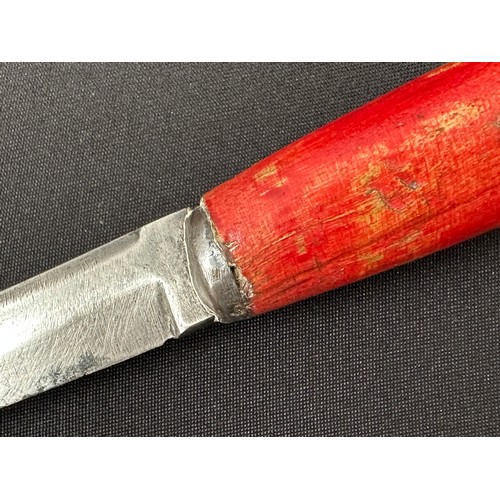 2054 - Finnish Puukko Knife with single edged blade 100 mm in length. No makers marks. Red wood handle. Ove... 