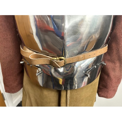 2063 - Set of Replica English Civil War Parliamentarian Cavalry Armour comprising of Lobster Pot Cavalry He... 