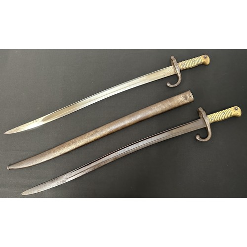 2069 - French Chassepot M1866 Bayonet with single edged fullered blade 575mm in length. No makers mark. Bra... 