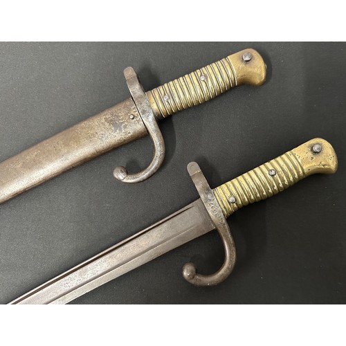 2069 - French Chassepot M1866 Bayonet with single edged fullered blade 575mm in length. No makers mark. Bra... 