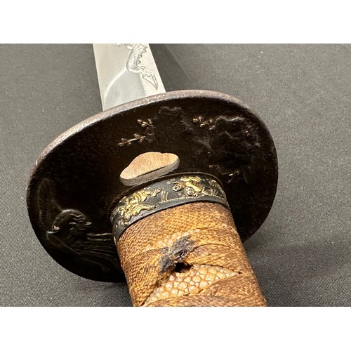 2083 - Japanese Katana Sword with single edged blade 715mm in length with good Hamon line to the cutting ed... 