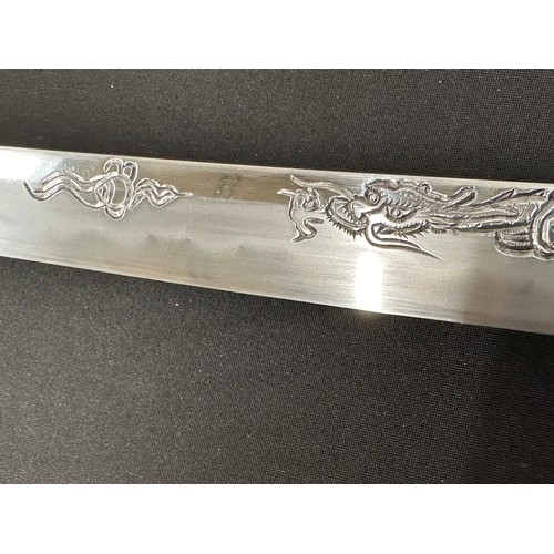 2083 - Japanese Katana Sword with single edged blade 715mm in length with good Hamon line to the cutting ed... 