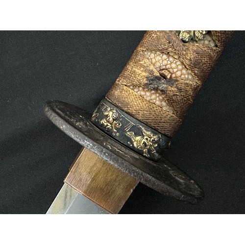 2083 - Japanese Katana Sword with single edged blade 715mm in length with good Hamon line to the cutting ed... 