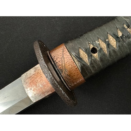 2085 - Japanese Wakizashi Sword with single edged blade 370mm in length with faint almost straight Hamon li... 