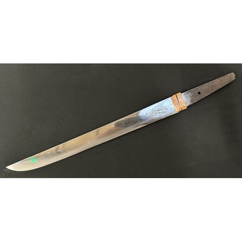 2086 - Japanese Tantō Short Sword Hira style blade only. Single edged, 325mm in length. Hamon line to the c... 