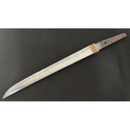 2086 - Japanese Tantō Short Sword Hira style blade only. Single edged, 325mm in length. Hamon line to the c... 