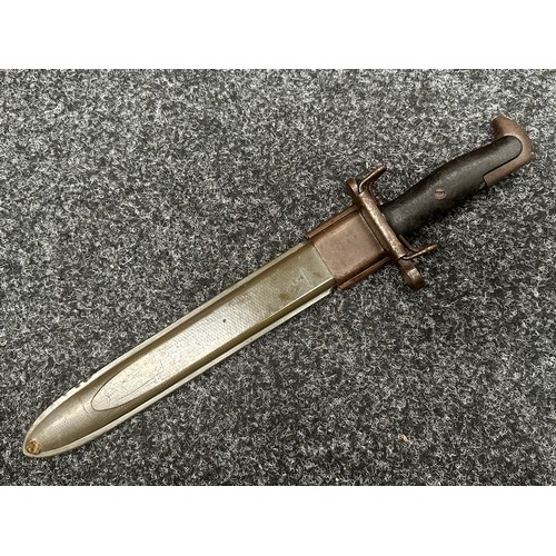 2165 - WW2 US M1 Garand Bayonet with fullered single edged blade 250mm in length. Maker marked 