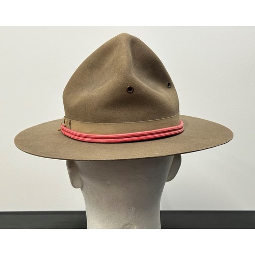 2170 - WW2 US Marine Corps Campaign Hat complete with red artillery branch cap cords. USMC cap badge. Compl... 