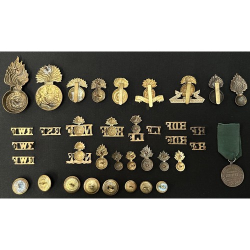 2199 - British Fusilier Regiment Cap badges, brass shoulder titles, collar dogs, buttons. British V Northum... 