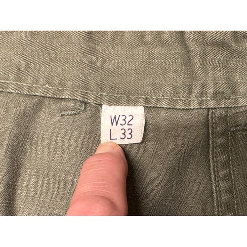 2219 - WW2 US Army HBT Fatigue Trousers. Cargo pockets to legs. Waist 32 inch, Leg 33 inch.