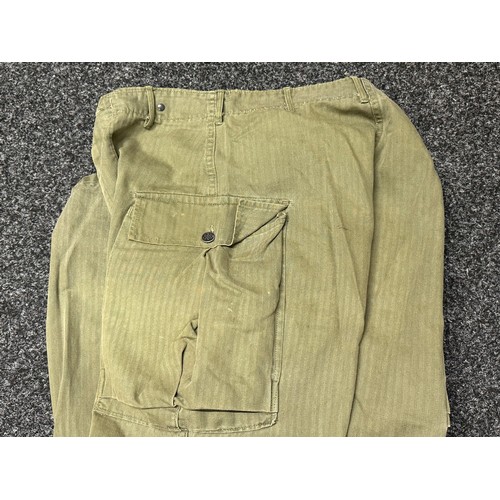 2219 - WW2 US Army HBT Fatigue Trousers. Cargo pockets to legs. Waist 32 inch, Leg 33 inch.