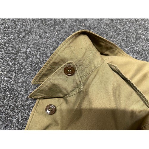 2222 - WW2 US Army Jacket Field M1943. With original label to neck and pocket. Size 36 R. Complete with hoo... 