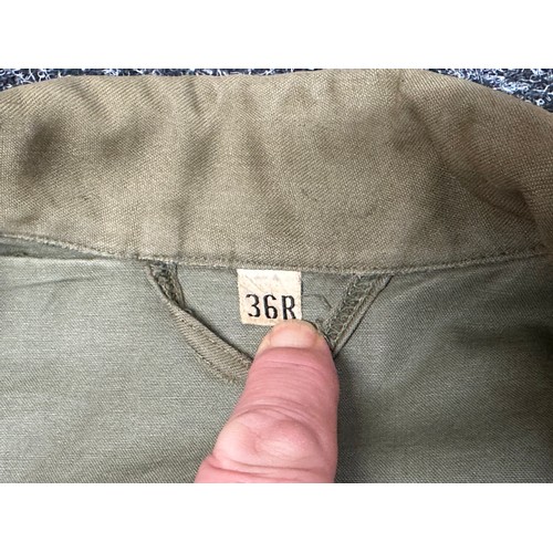 2222 - WW2 US Army Jacket Field M1943. With original label to neck and pocket. Size 36 R. Complete with hoo... 