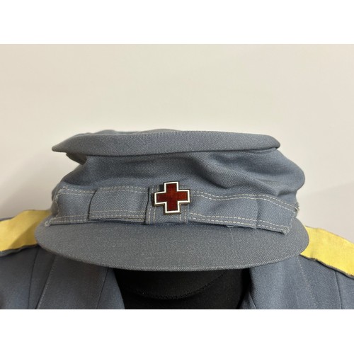 2225 - WW2 US American Red Cross jacket complete with all insignia, skirt and cap with enamel cap badge, li... 