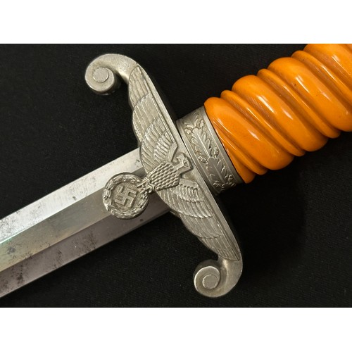 2250 - WW2 Third Reich Heer Officers Dienstdolch dagger with double edged blade 252mm in length. No makers ... 