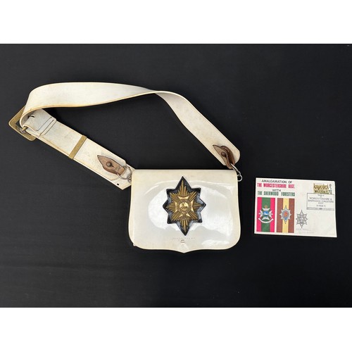 2294 - Worchestershire & Sherwood Foresters Belt,  Cross Belt and Satchel in white vinyl complete with regi... 