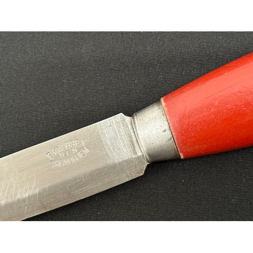 2296 - Norwegian Puukko style knife with single edged blade 134mm in length. Maker marked 