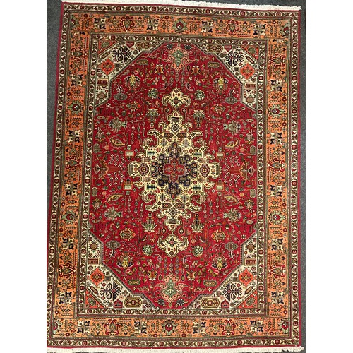 70 - A North West Persian Tabriz Carpet, 300cm x 205cm.