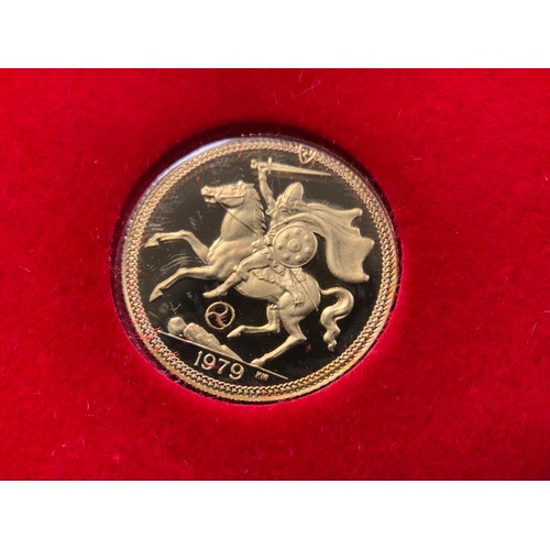 374 - A Pobjoy mint limited edition Isle of Man half sovereign 1980, Odins Raven Privy Mark, one of 30,000... 