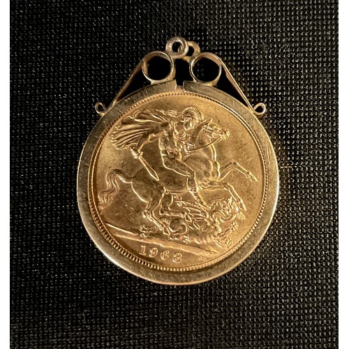 391 - An Elizabeth II sovereign, 9ct pendant mount, 1968, London mint, 9.3g gross