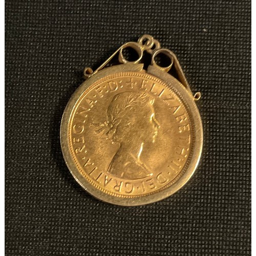 391 - An Elizabeth II sovereign, 9ct pendant mount, 1968, London mint, 9.3g gross