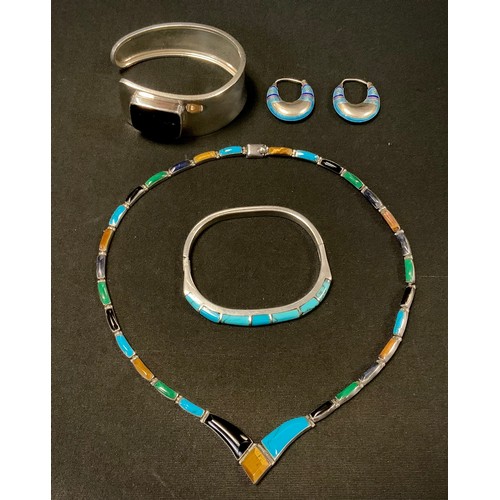 408 - A Mexican 950 silver multi gem necklace set with tigers eye, Turquoise. lapis lazuli, black onyx and... 