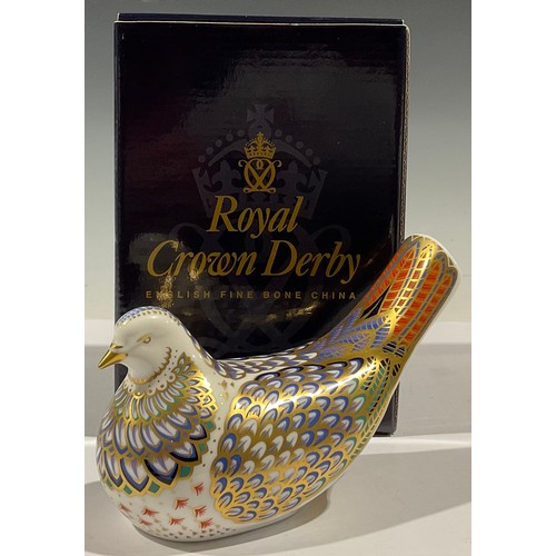 62 - A Royal Crown Derby paperweight, Millennium Dove, Govier's exclusive, limited edition of 1500, gold ... 