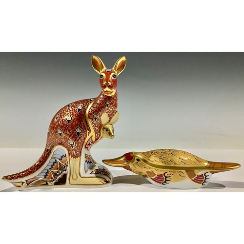 12 - A Royal Crown Derby paperweight, Kangaroo and Joey, Australian Collection, gold stopper, printed mar... 