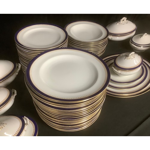 291 - A comprehensive Royal Worcester Cobalt dinner service, comprising tureens, vegetable dishes, dinner ... 