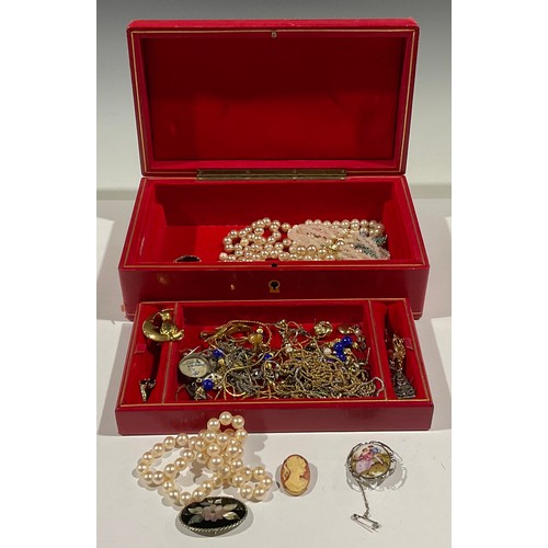 375 - Jewellery, silver mounted brooches, etc