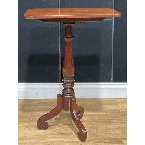 213 - A Victorian mahogany tripod wine table, tilting top, 73cm high, 43.5cm wide, 50.5cm deep