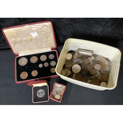 446 - British and foreign coins – plastic box containing a good accumulation of UK and foreign mainly base... 