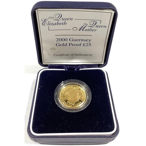 532 - Coins - an Elizabeth II Guernsey 24ct gold proof £25 coin, minted 2000, 0.25oz, limited edition of 5... 