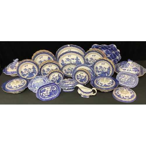 554 - Booths Real Old Willow Pattern dinner set comprising dinner plates; side plates; gravy boat; tureen ... 