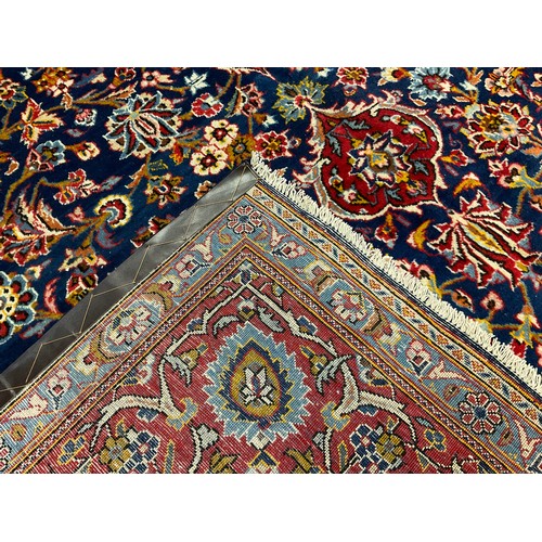 291 - A Central Persian Kashan carpet, 335cm x 245cm.