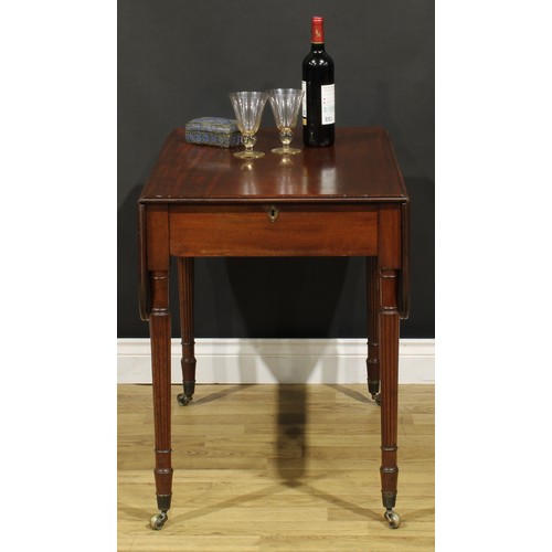 1250 - A 19th century mahogany Pembroke table, in the manner of Gillows of Lancaster and London, rounded re... 