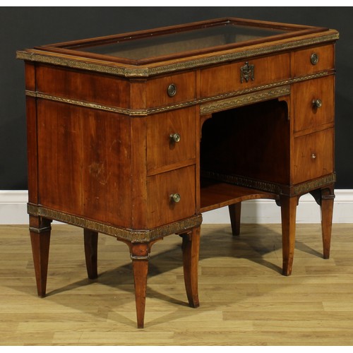 1521 - A 19th century French or franglais walnut connoisseur’s kneehole desk vitrine or bijouterie table, h... 