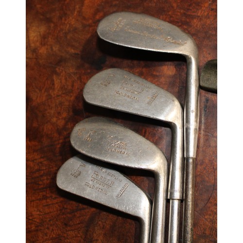 2592 - Sport - vintage golf clubs including Brassie driver, baffing spoon, other woods, Forgan St Andrews i... 