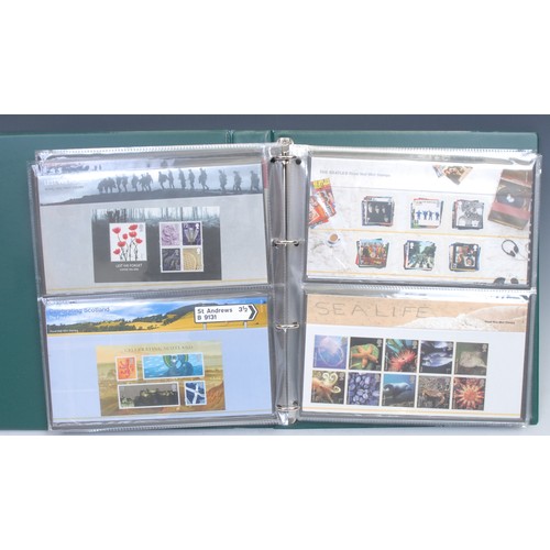 2670 - Stamps - QEII presentation pack collection 2005 - 2008, appears complete