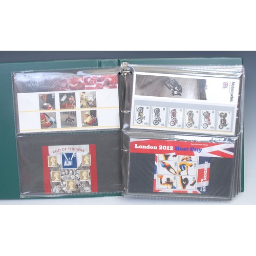 2670 - Stamps - QEII presentation pack collection 2005 - 2008, appears complete