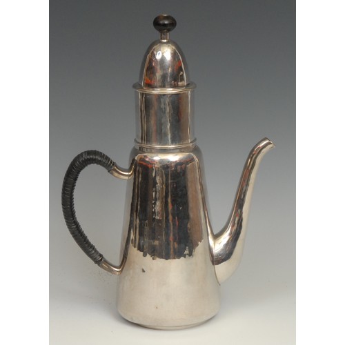 807 - An Elizabeth II silver coffee pot, planished throughout, domed cover, reeded loop handle, 28.5cm, KH... 