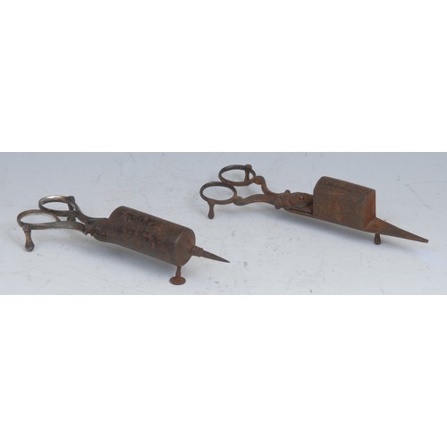 2184 - A Regency Willmore's Patent mechanical candle wick trimmer/snuffer, steel spring loaded body, c.1812... 